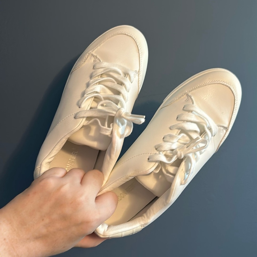 ASOS White Wide Fit Sneakers sz 8